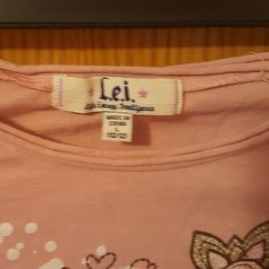 Super cute tee shirt.